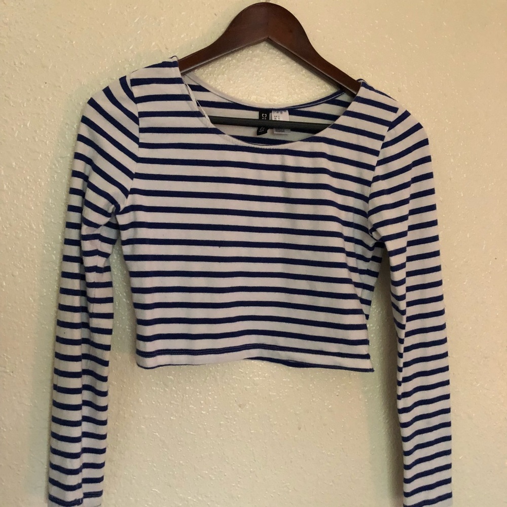 Long sleeve crop top
